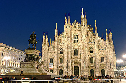 意大利,伦巴第,米兰,广场,中央教堂,骑马雕像,大教堂,圣诞,神圣,建造,14世纪,19世纪