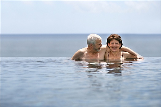 老年,夫妻,微笑,游泳池