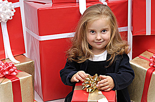 高兴,小女孩,坐,围绕,巨大,堆,圣诞礼盒