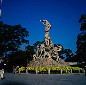 广州越秀山公园内的五羊雕塑