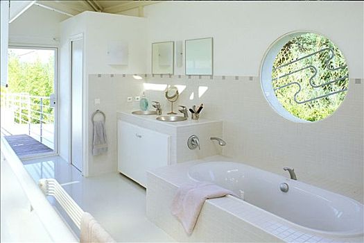 现代,浴室,圆,窗户,步行桥,背影