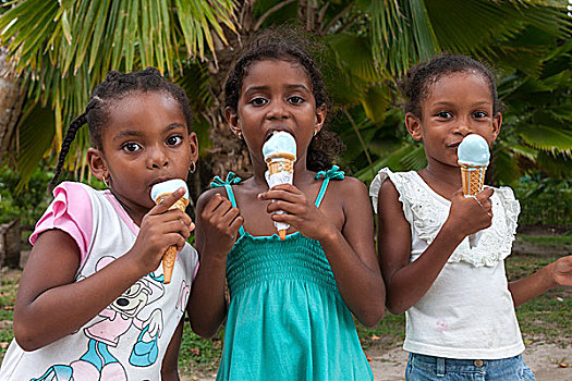 女孩,吃,冰淇淋,拉迪格岛,塞舌尔,非洲