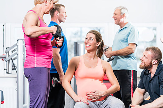 孕妇,老人,人,锻炼,健身房,私人教练