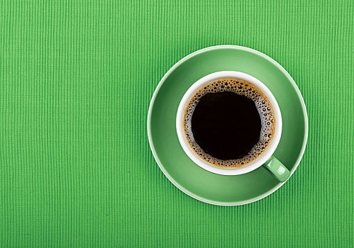 满,黑咖啡,绿色,杯子,特写,俯视