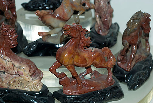 寿山石雕刻的精致骏马