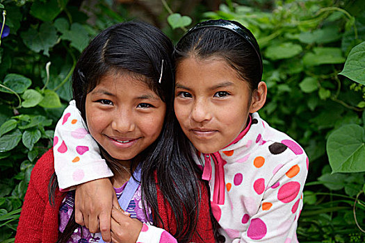 两个女孩,玻利维亚,南美