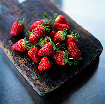 新鲜,草莓,木板