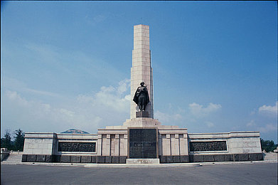 苏军纪念塔图片