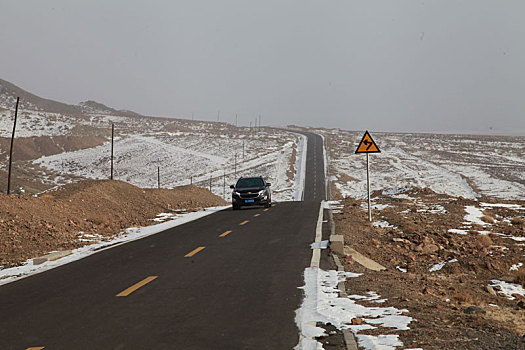 风雪天山路