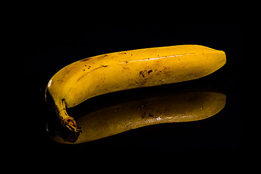 香蕉,黑色背景