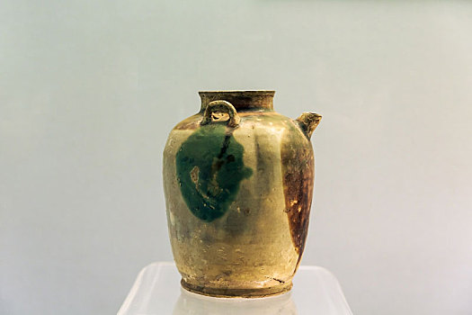 上海博物馆藏唐代邛窑青釉褐绿斑壶