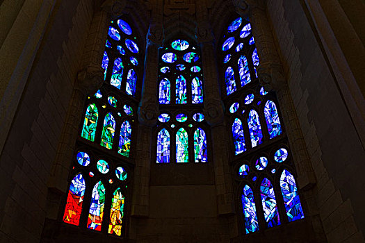 西班牙圣家堂玻璃彩绘