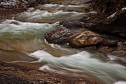 河,流动,石头,溪流,弓形谷,大路,班芙国家公园,艾伯塔省,加拿大