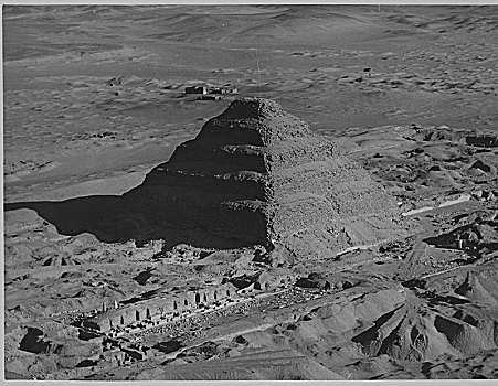 金字塔,20年代