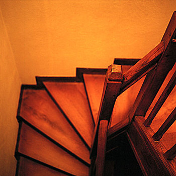 红色,楼梯