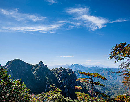 江西上饶三清山西海岸群山