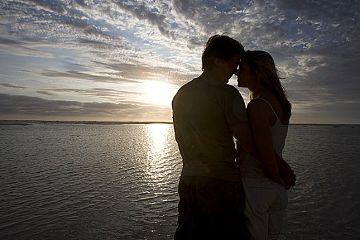 亲吻,日落,海滩