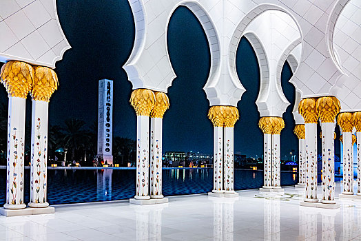 阿联酋阿布扎比谢赫扎伊德清真寺长廊