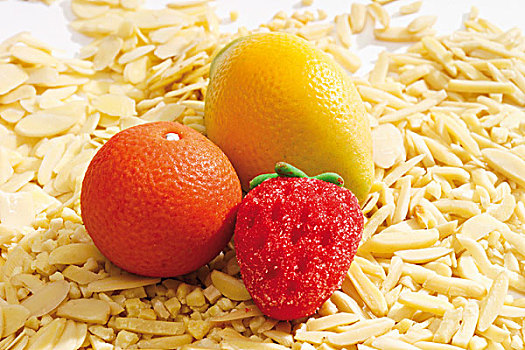 杏仁蛋白软糖,水果,草莓,橙子,柠檬,床,杏仁