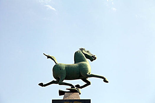 甘肃武威铜奔马雕塑