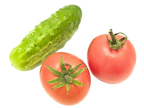 两个,西红柿,黄瓜,白色背景