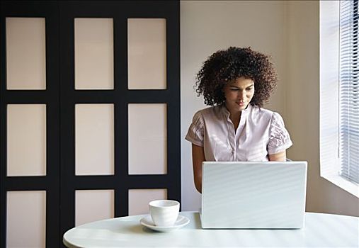 女人,咖啡,工作,笔记本电脑