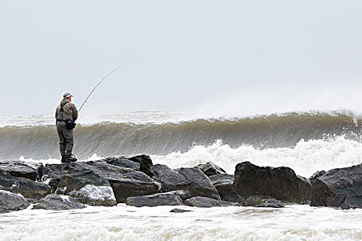 钓鱼,男人,石头,风暴,海洋,波浪,长滩,纽约,美国