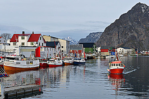 船,港口,渔村,正面,山,岛屿,罗弗敦群岛,诺尔兰郡,挪威,欧洲