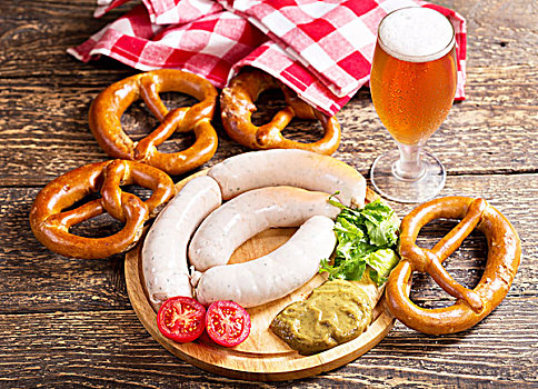 巴伐利亚,白香肠,脆饼,玻璃,啤酒,木桌子