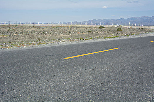 风力发电站道路风光