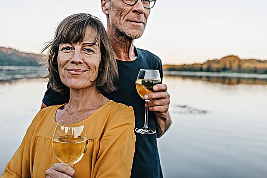 夫妻,葡萄酒,玻璃杯,湖,巴登斯