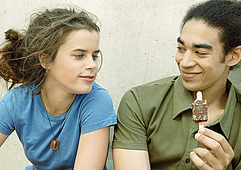 年轻,情侣,吃,冰淇淋