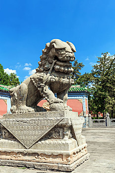 中国河南省登封市中岳庙石雕狮子