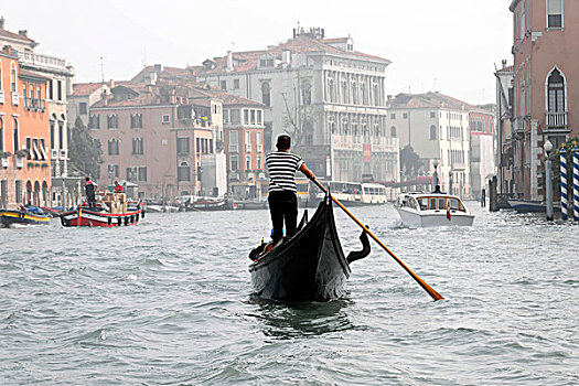 平底船船夫,乘客,大运河,威尼斯,威尼托,意大利,欧洲