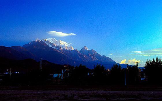 玉龙雪山