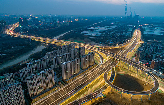 江苏省淮安市刚开通的内环高架快速路夜景