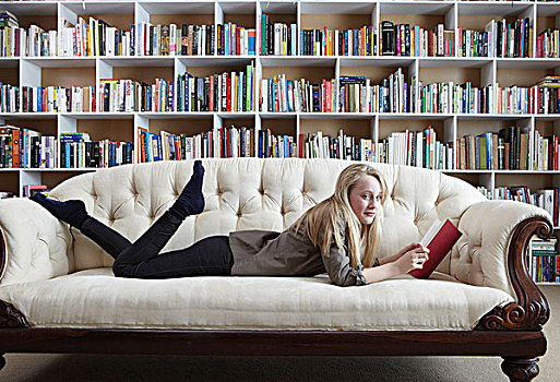 女孩,读,沙发,图书馆