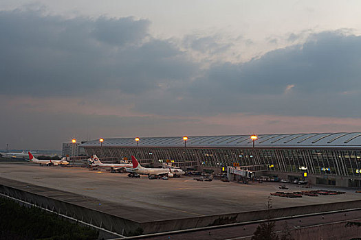 上海浦东国际机场夜景