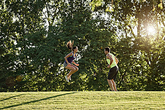 男青年,女人,跳跃,培训,公园