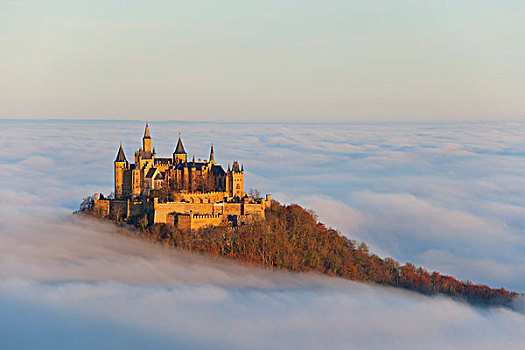 城堡,晨光,秋日树林,晨雾,巴登符腾堡,德国,欧洲
