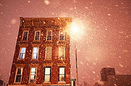 仰视,公寓楼,路灯,雪中,风暴