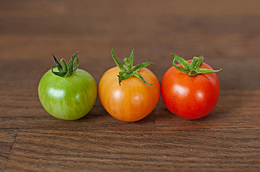 不同,彩色,西红柿,桌上