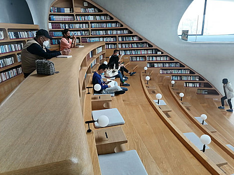 海南海口,云洞图书馆,被列入最令人印象深刻的十大中国建筑名单的图书馆