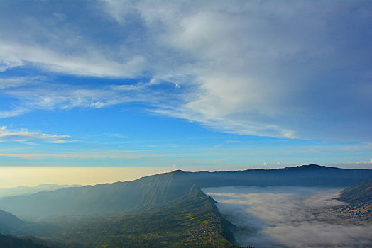 布罗莫火山