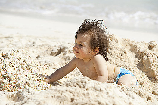 男婴,沙子,海滩