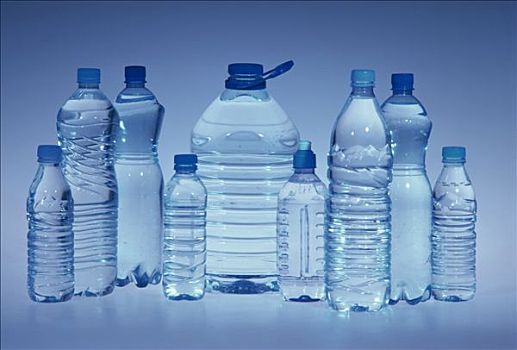 塑料瓶,水,不同,尺寸,灰色背景