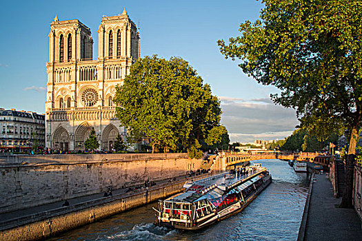 餐饭,游轮,驳船,帆,向上,塞纳河,仰视,大教堂,巴黎,法国