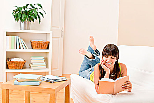 女青年,家,学生,读,书本,卧,沙发