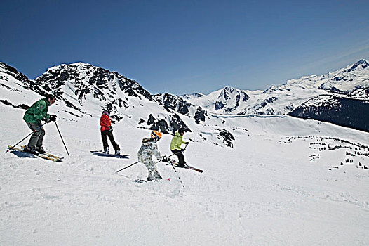 家庭,滑雪,一起,惠斯勒山,不列颠哥伦比亚省,加拿大