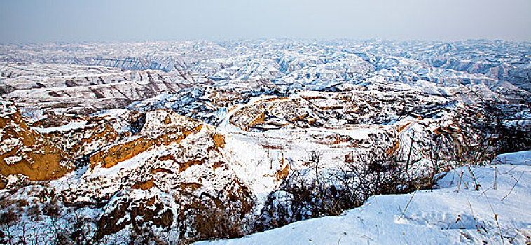 高原雪景